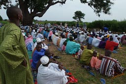 Fete de Ramadan prayer, under a big tree.