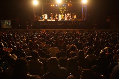 Festival sur le Niger crowd, on stage Amadou and Mariam, 2011.