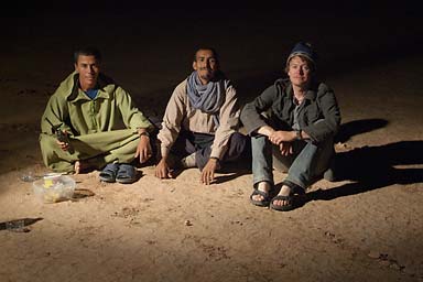 Guardia Maghreb, friends in a desert night