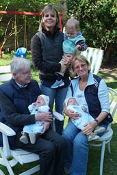 Parents and Twins, sister and Nele.