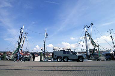 Land Rover and Fish Cutter, a wide-angle-shot with the Nikon