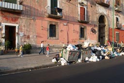 Napoli/Naples, rubbish uncollected, because of a strike.