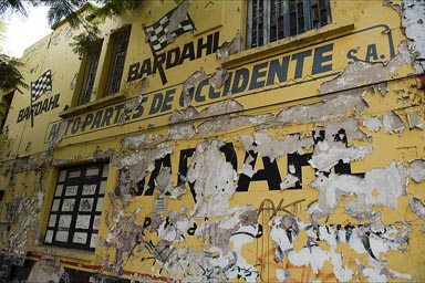 Autopartes de Occidente, Guadalajara. Wall where plaster comes off. 