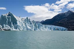 2km wide terminus of glacier.