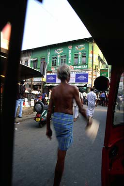 Colombo Pettah, busy street man walking