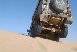 Land Rover in the Dunes, 3rd Axle in the air